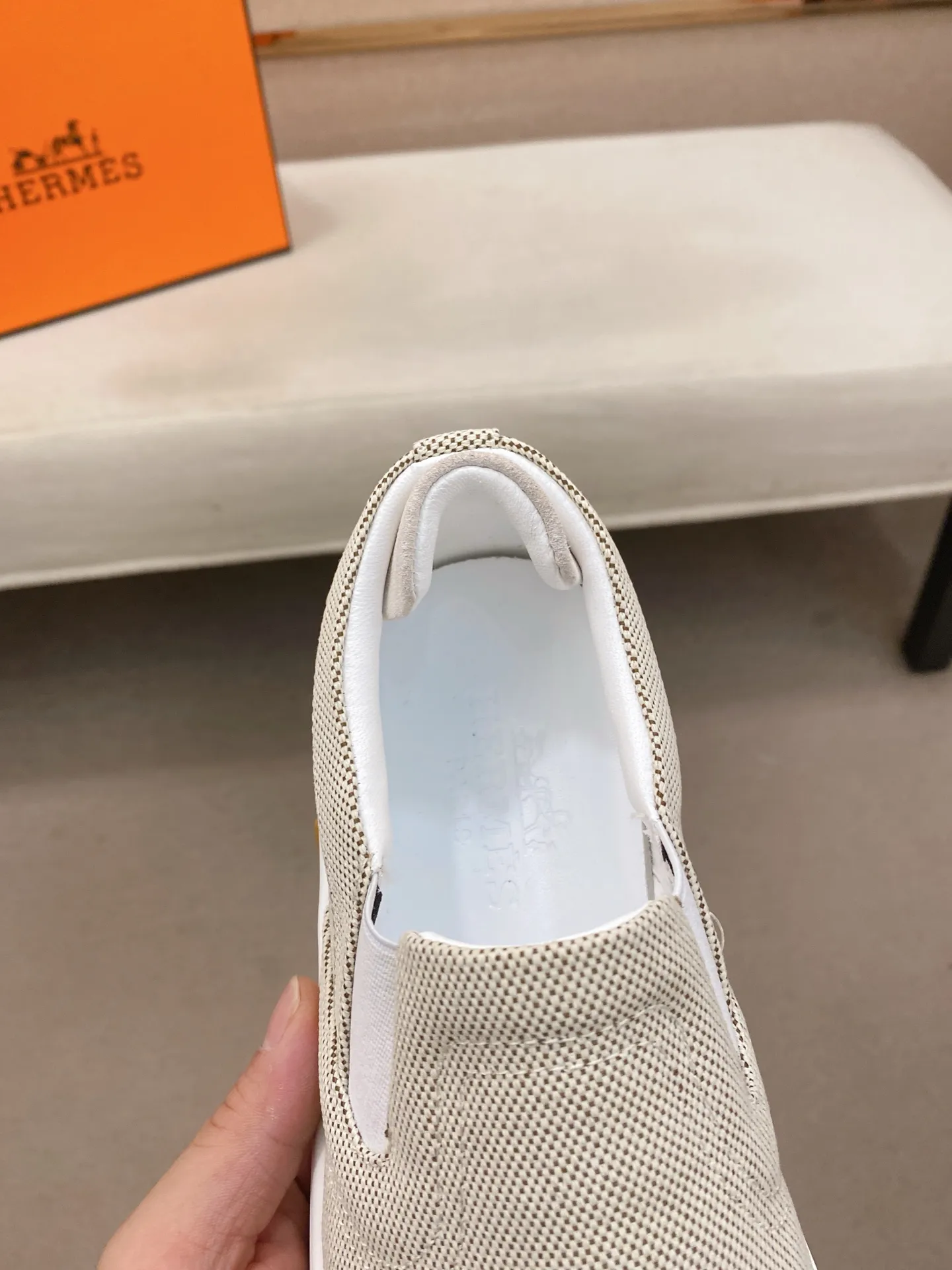 Men's clothing and shoes💰: 442💰《HERMES》【Classic original single version】Hermès; top 🔝purchase agent🔍🔍men's latest 🇺🇸 counter sales simultaneously, imported from Italy original ▲▲cowhide ▲▲ (high-end, nobility, class) ) Exquisite workmanship (Italian 🇮🇹 imported water-dyed 🐂 cowhide lining) sole: original sole provided by the original factory, ⚠️exclusive double-layer activity·TPR·rubber·combined molded outsole; super comfortable·wear-resistant·non-slip·environmental protection The real thing is more beautiful if you take the real thing (high quality, follow the order). You can enter and exit the counter at will * Number of yards: 38-44 (45 can be customized and cannot be returned or exchanged)